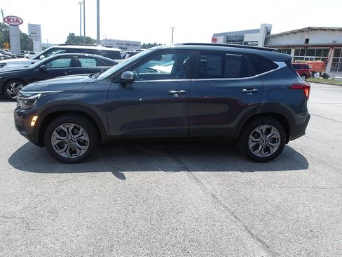Used 2024 Kia Seltos S AWD/4WD image 4