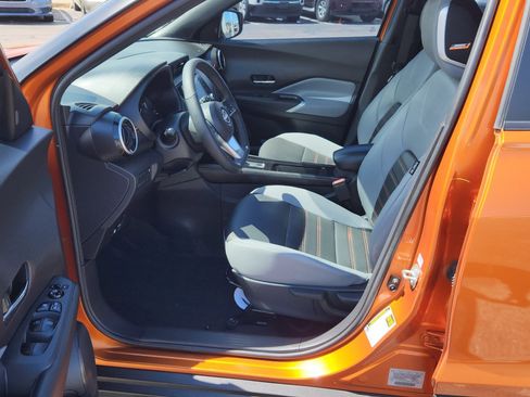 Used 2024 Nissan Kicks SR w/ SR Premium Package FWD image 21