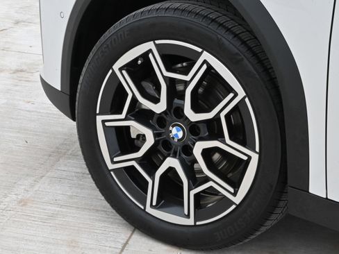 Certified 2025 BMW X2 xDrive28i AWD/4WD image 11