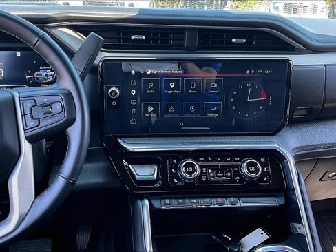 Used 2024 GMC Sierra 3500 Denali w/ Denali Reserve Package AWD/4WD image 6
