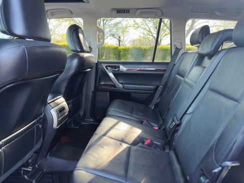 Used 2015 Lexus GX 460 w/ Premium Package AWD/4WD image 19