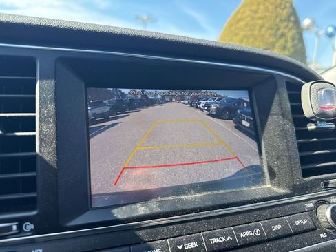 Used 2018 Hyundai Elantra SEL image 12