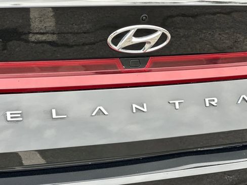 Used 2023 Hyundai Elantra SEL w/ Convenience Package image 28