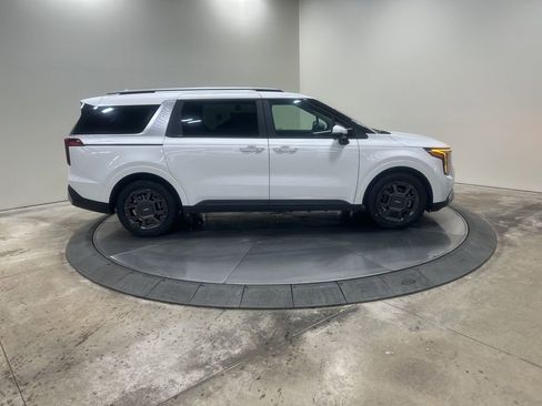 New 2026 Kia Carnival EX image 4