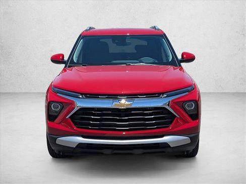 Used 2026 Chevrolet TrailBlazer LT w/ Driver Confidence Package FWD image 2