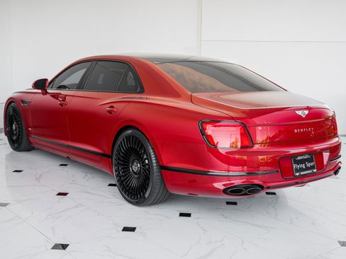 Used 2022 Bentley Flying Spur V8 image 6