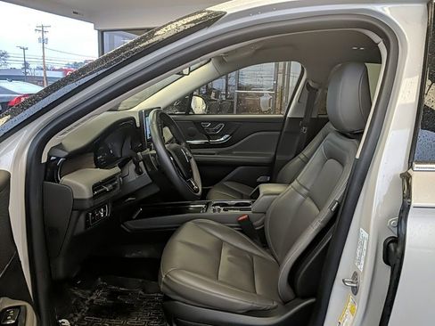 Certified 2023 Lincoln Corsair Reserve image 10