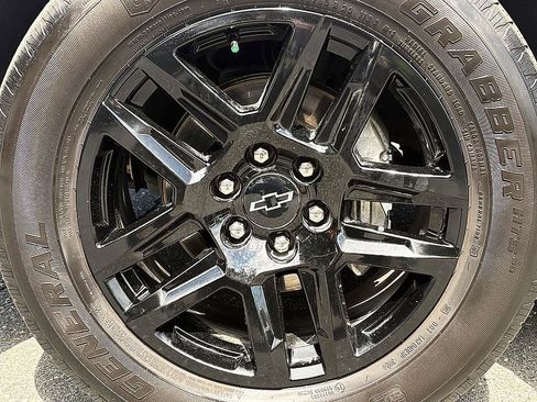 Used 2022 Chevrolet Silverado 1500 Custom w/ Rally Edition AWD/4WD image 7