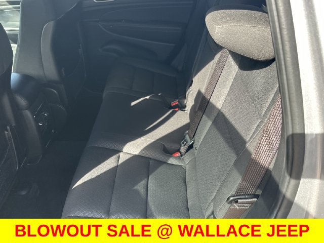Certified 2021 Jeep Grand Cherokee Laredo RWD image 15