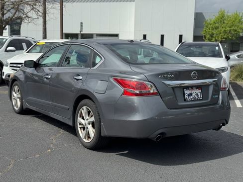 Used 2014 Nissan Altima 2.5 SV image 6