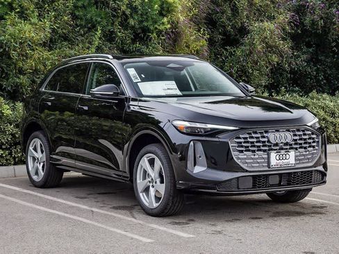 New 2025 Audi Q5 Premium Plus image 3