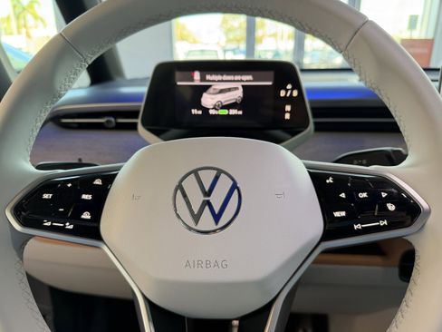 New 2025 Volkswagen ID. Buzz 1st Edition image 28