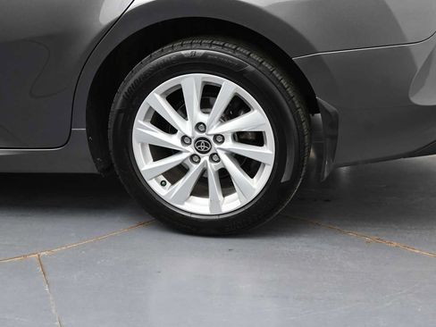 Used 2023 Toyota Camry LE AWD/4WD image 5