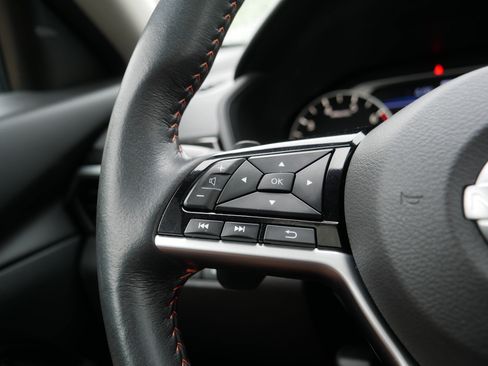 Certified 2023 Nissan Altima 2.0 SR FWD image 28