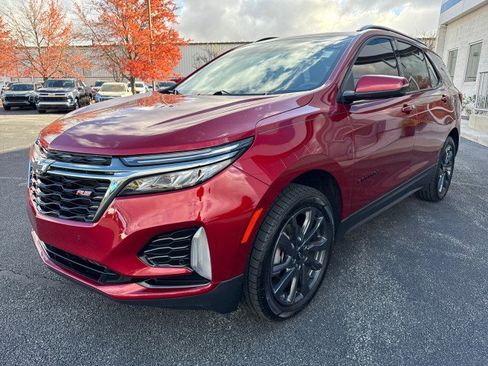 Used 2022 Chevrolet Equinox RS w/ RS Leather Package image 7