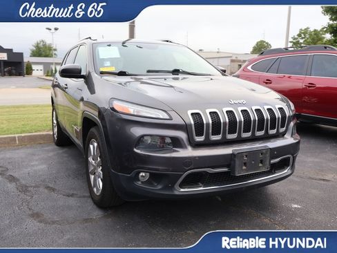 Used 2015 Jeep Cherokee Limited w/ Luxury Group AWD/4WD image 2