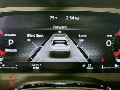 Used 2025 Nissan Rogue SL FWD image 12
