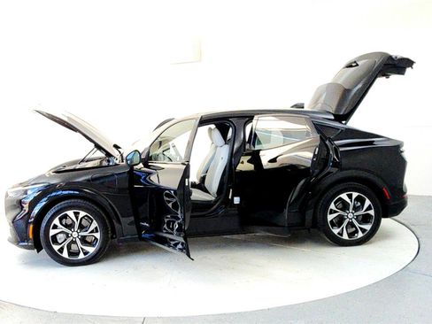 Used 2023 Ford Mustang Mach-E Premium image 10