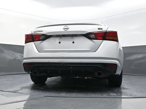 Used 2024 Nissan Altima 2.5 SR FWD image 36