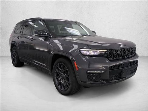 Used 2023 Jeep Grand Cherokee L Summit AWD/4WD image 3
