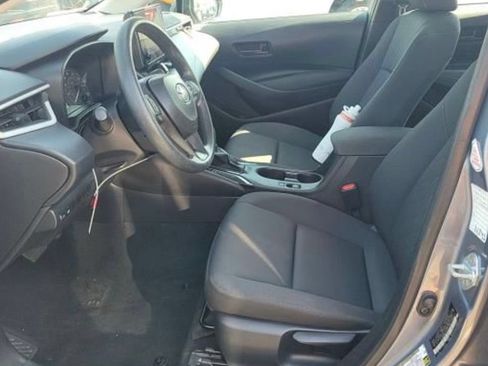 Used 2025 Toyota Corolla LE FWD image 4