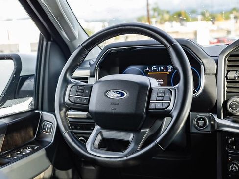 Used 2022 Ford F150 Lariat w/ Trailer Tow Package image 16