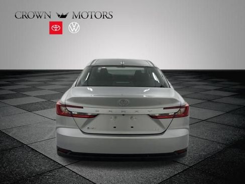 Used 2025 Toyota Camry LE image 5