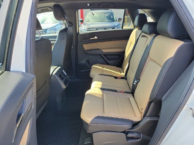 Used 2023 Volkswagen Atlas Cross Sport SE w/ Panoramic Sunroof Package FWD image 11