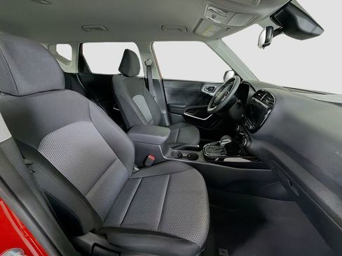 Used 2025 Kia Soul S image 28