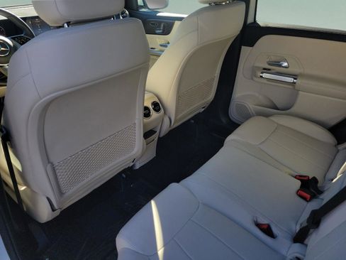 Certified 2025 Mercedes-Benz GLB 250 image 7