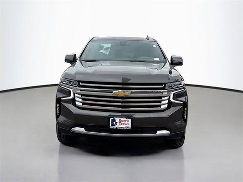 Used 2021 Chevrolet Tahoe High Country w/ Premium Package image 2