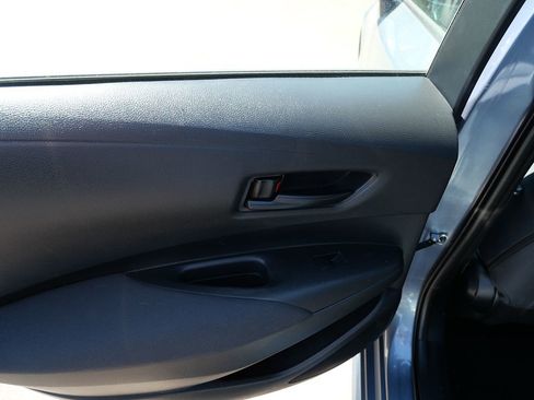 Used 2022 Toyota Corolla LE FWD image 27