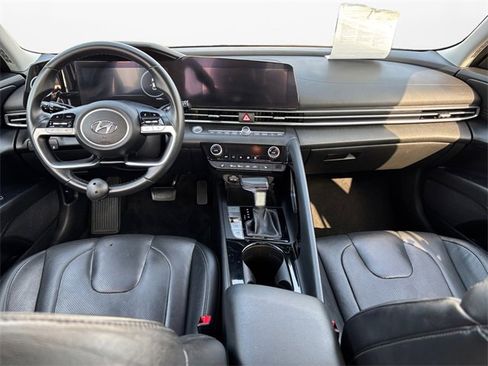Used 2022 Hyundai Elantra Limited image 10