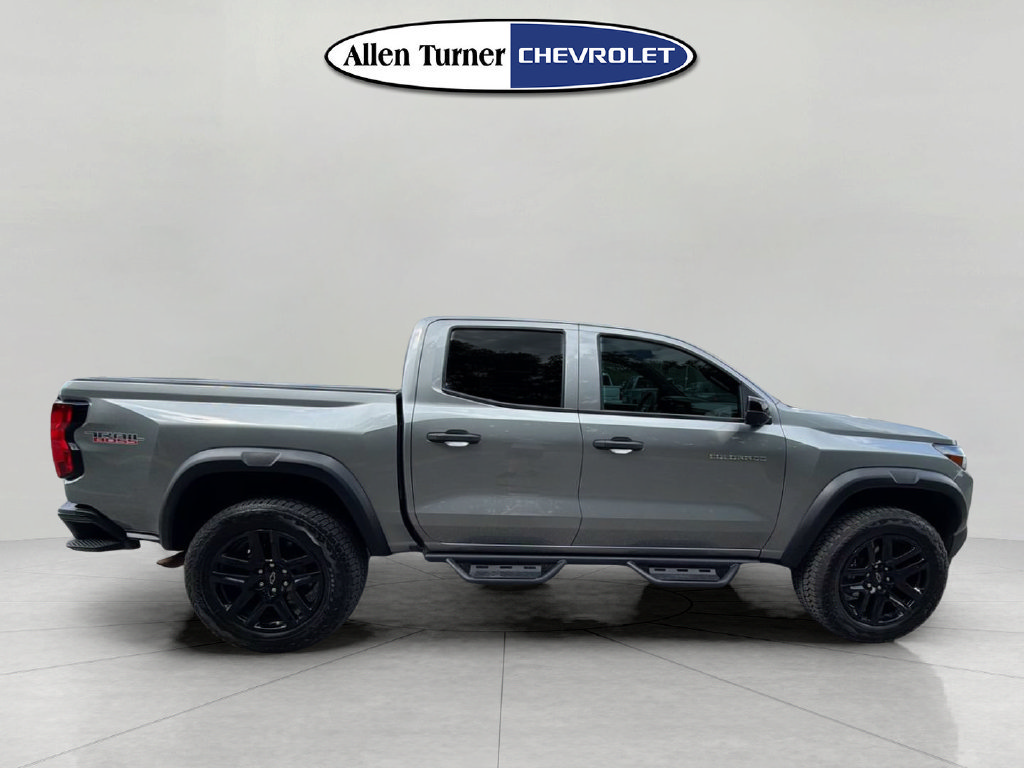 Used 2024 Chevrolet Colorado Trail Boss w/ Technology Package AWD/4WD image 3