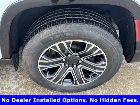 Used 2024 Jeep Wagoneer L Series II w/ Flexible Seating Group AWD/4WD image 9
