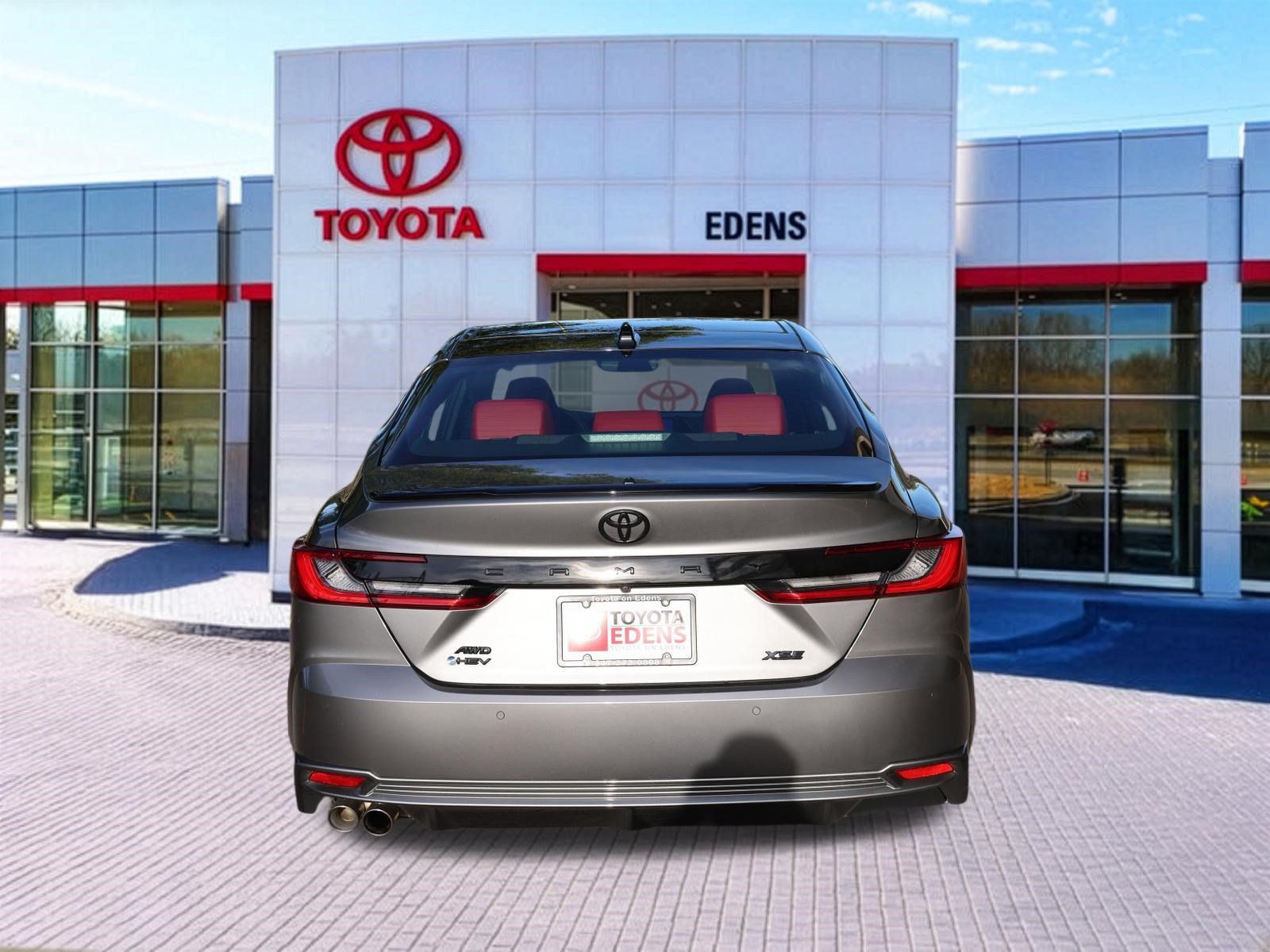 Used 2025 Toyota Camry XSE w/ Premium Plus Package AWD/4WD image 4