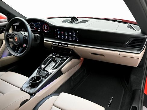 Used 2025 Porsche 911 Carrera image 9