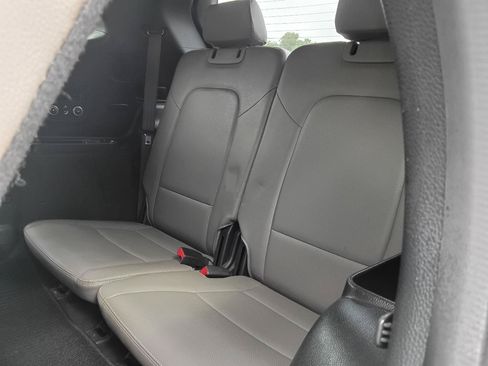Used 2017 Hyundai Santa Fe FWD image 24