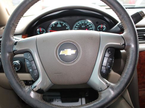 Used 2012 Chevrolet Suburban LTZ image 31