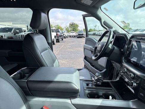 Used 2022 Ford F150 Lariat w/ Equipment Group 502A High AWD/4WD image 13