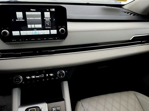 Used 2025 Mitsubishi Outlander SEL image 31