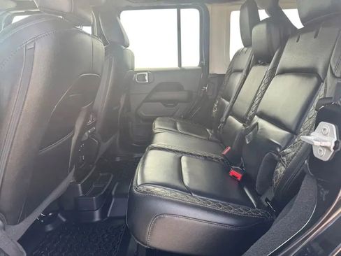 Used 2021 Jeep Wrangler Unlimited Sahara AWD/4WD image 17