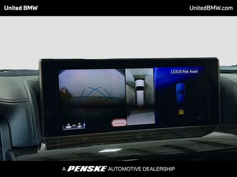 Used 2021 Lexus LX 570 4WD w/ Luxury Package image 9