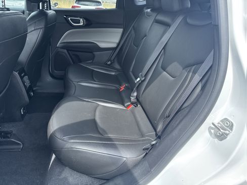 Used 2025 Jeep Compass Limited AWD/4WD image 13