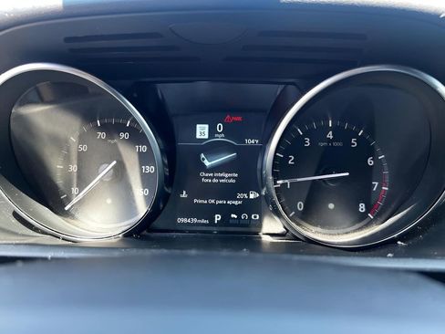 Used 2018 Land Rover Discovery SE image 14