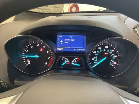 Used 2015 Ford Escape SE AWD/4WD image 10