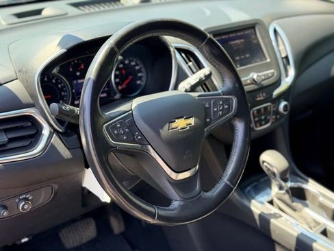 Used 2022 Chevrolet Equinox LT FWD image 8
