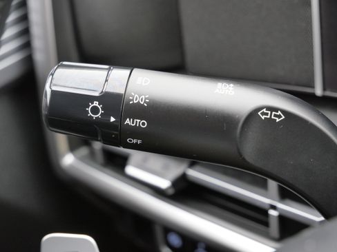 Certified 2025 Hyundai Santa Fe SEL image 34