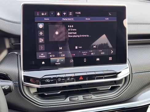 New 2026 Jeep Compass Latitude AWD/4WD image 15