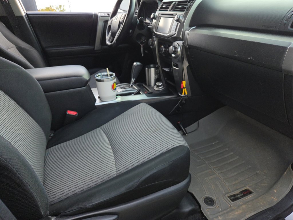 Used 2014 Toyota 4Runner SR5 AWD/4WD image 12